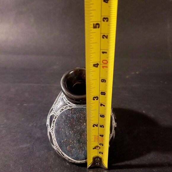 Small Hand-Etched Nicaraguan Art Pottery Vase Signed By Artist - Picture 6 of 7